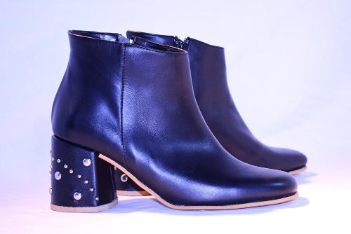Bota Botineta Vestir Cuero Taco Cuadrado Tachas Quica Trelew