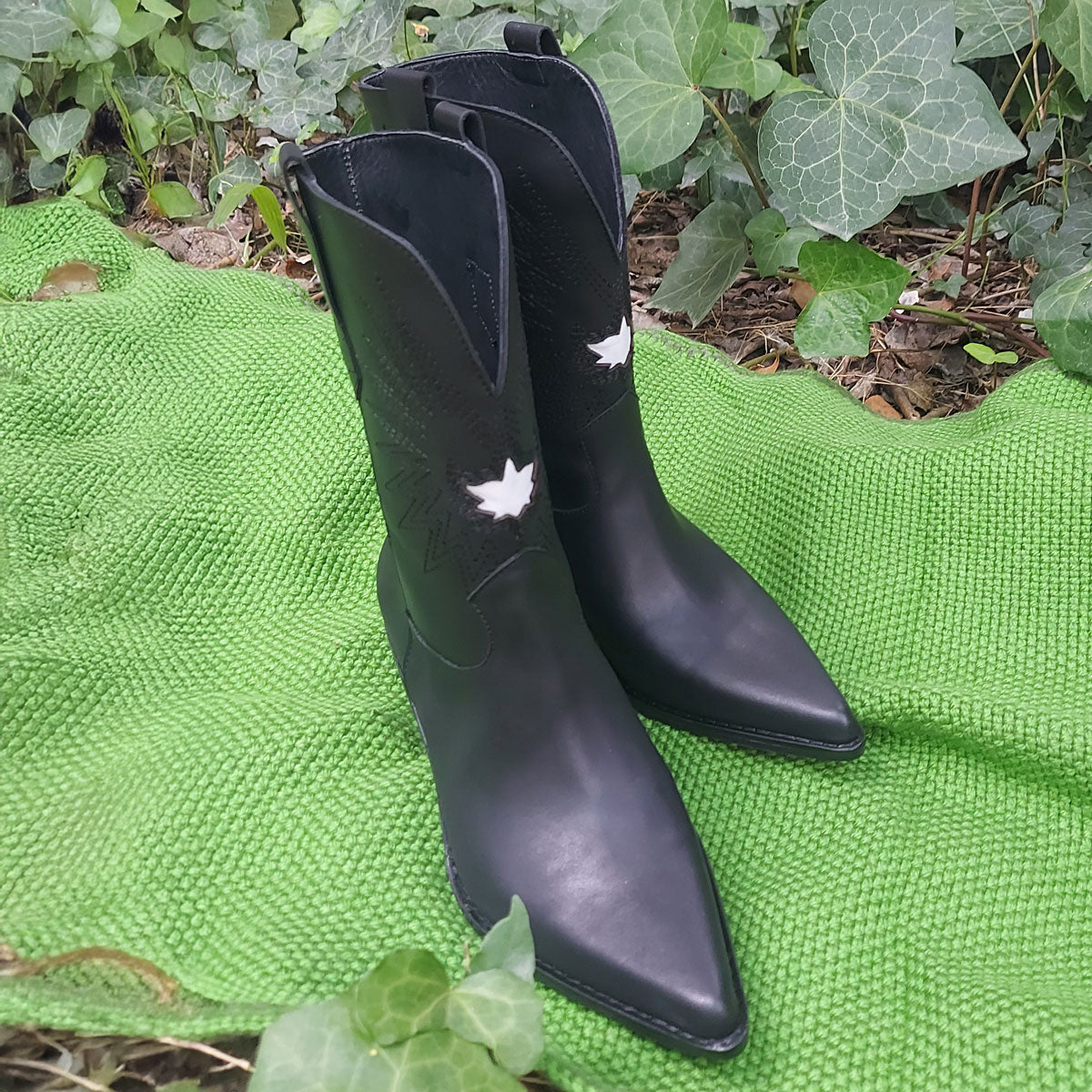 Botas Texanas de Cuero para Mujer con Bordado y Detalles Gastados Quica Catedral