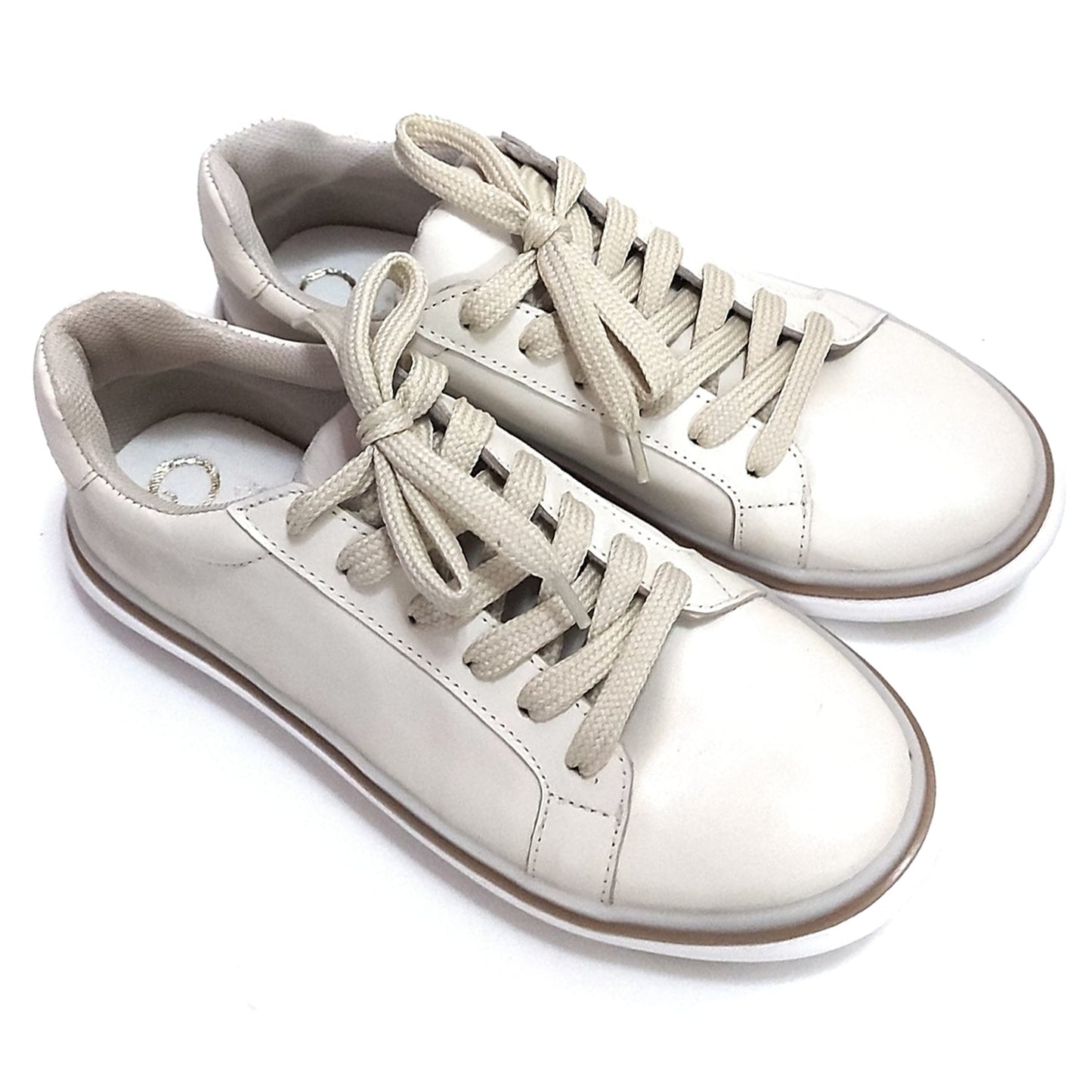 Baskets plates en cuir véritable blanc cassé pour femmes - Quica Maruja faites à la main