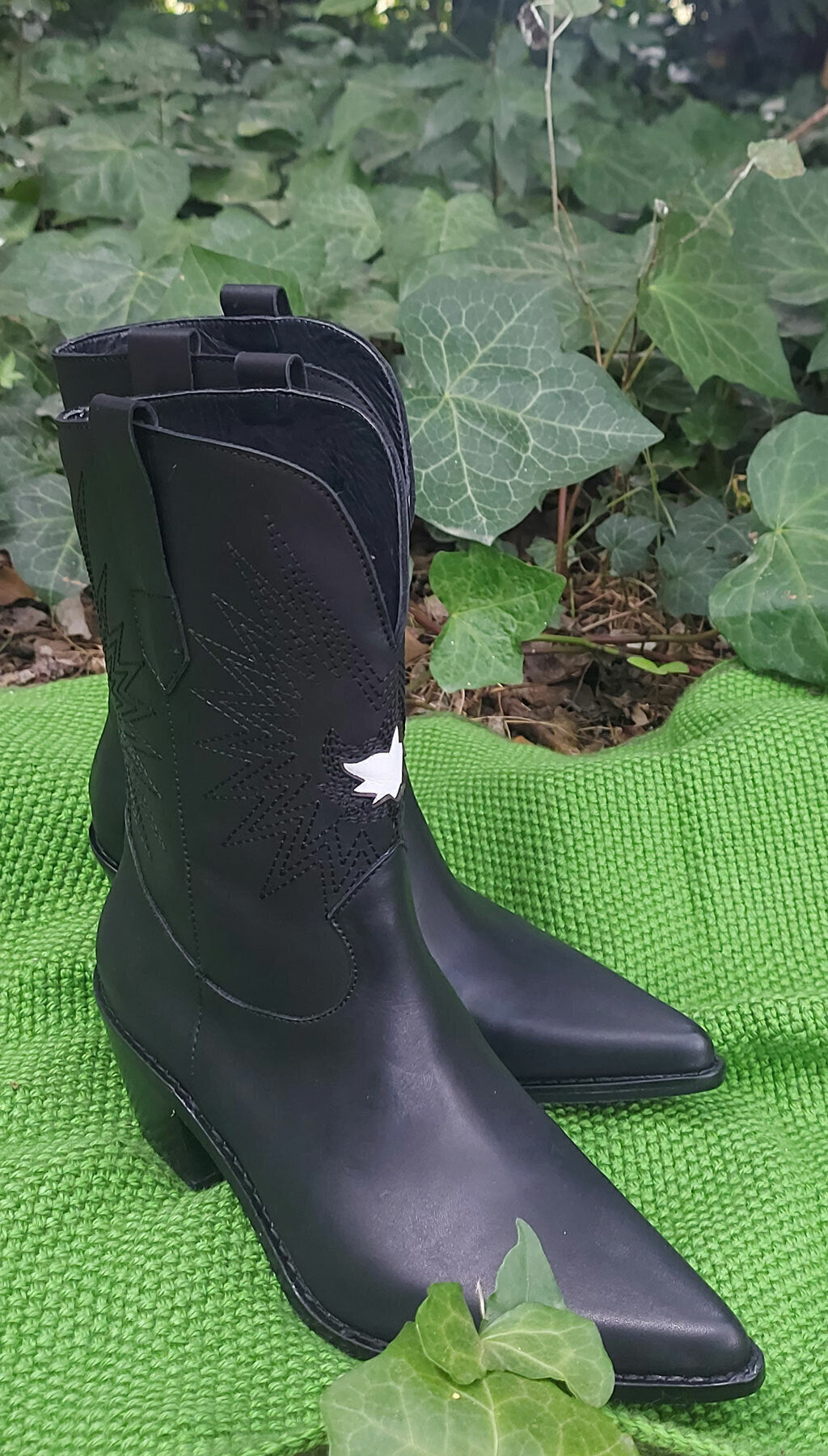 Botas Texanas Mujer Cuero Detalles de Bordado y Gastados Quica Catedral
