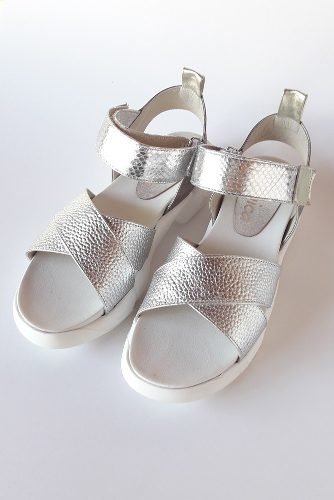 Sandalias Zapatillas Cuero Livianas Cómodas Quica Moda
