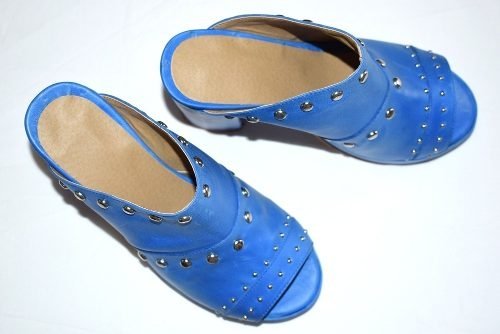 Zueco Sandalia Plataforma Palo Cuero Azul Tachas Quica Minas
