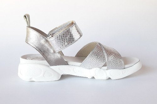 Sandalias Zapatillas Cuero Livianas Cómodas Quica Moda
