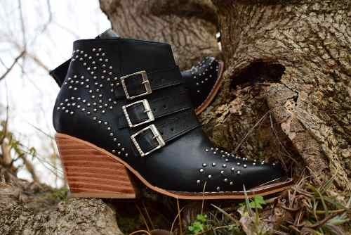 Bota Texana Cuero Tachas Y Hebillas Quica Paloma