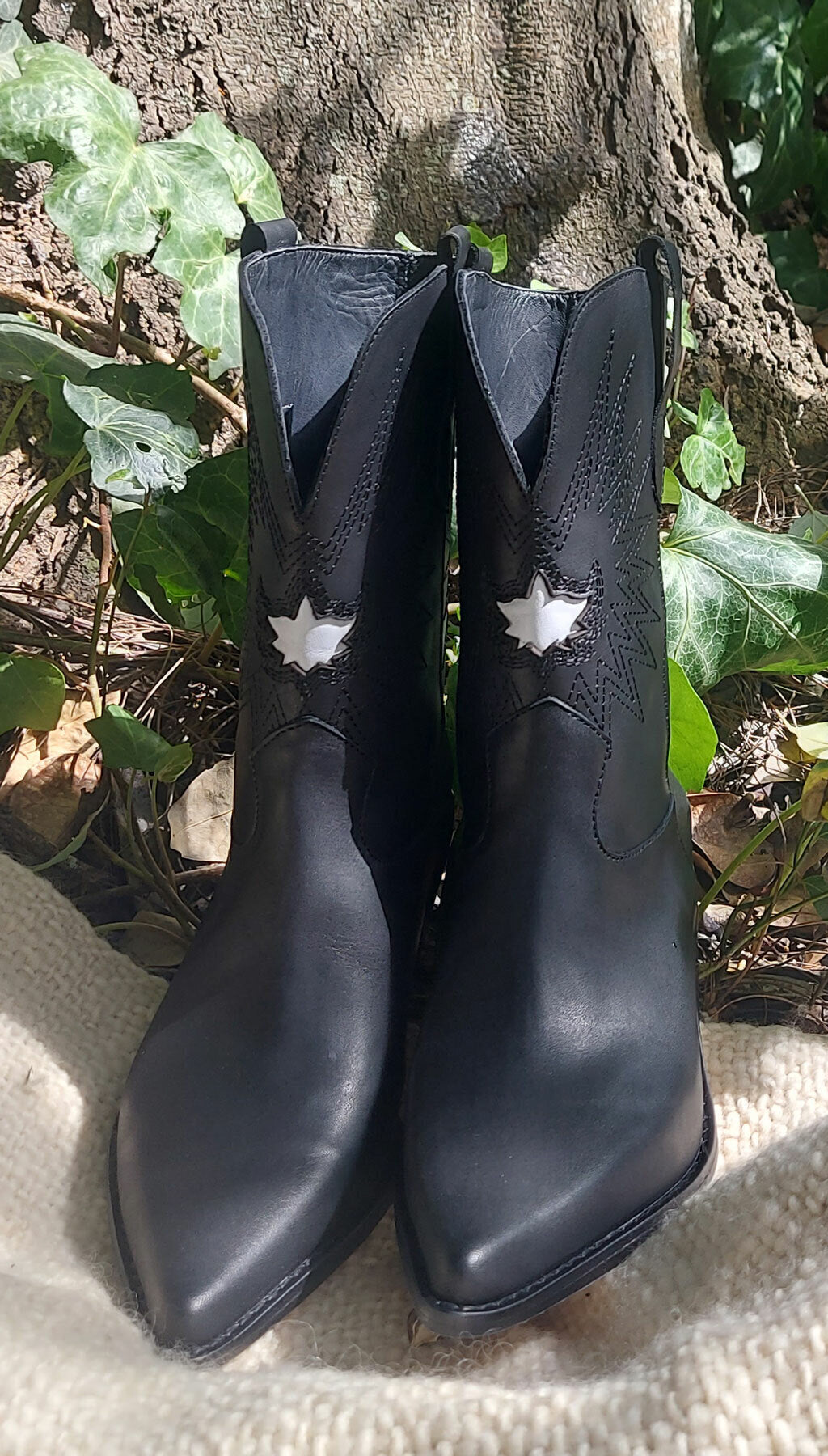 Botas Texanas Mujer Cuero Detalles de Bordado y Gastados Quica Catedral