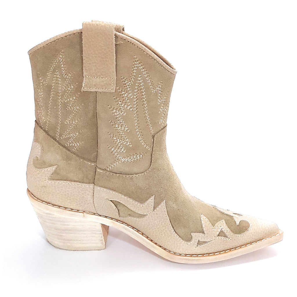 Botas Texanas Cortas Relieve y Bordado Quica Mardel