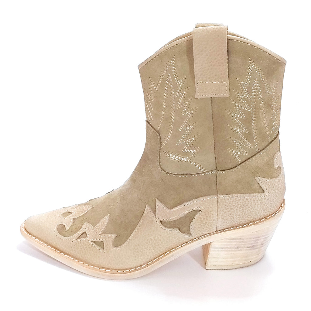 Botas Texanas Cortas Relieve y Bordado Quica Mardel