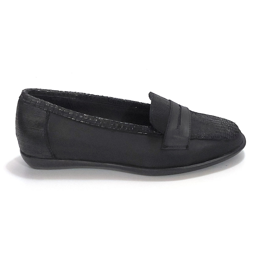 Women's Classic Leather Comfort Moccasins Quica Ullum