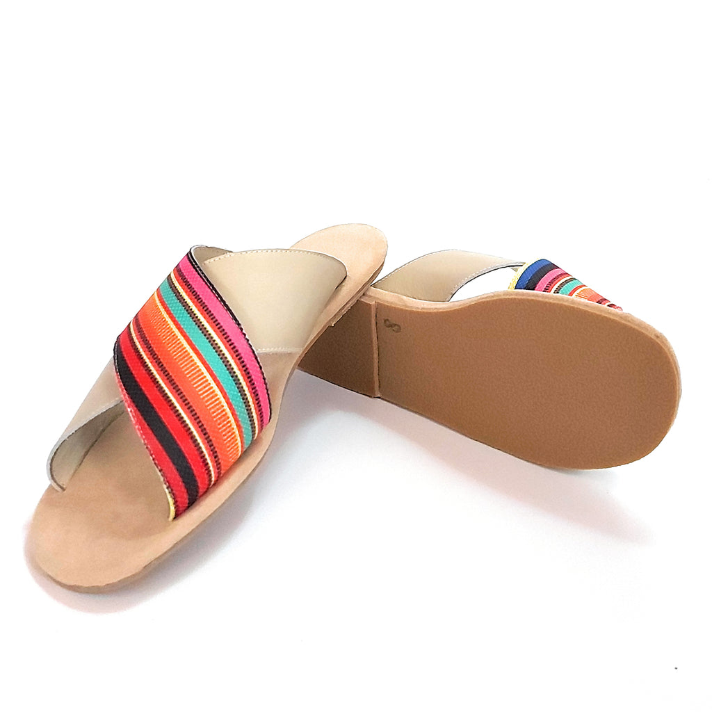 Sandalias Planas Cruzadas Cuero y Rafia Quica Charata
