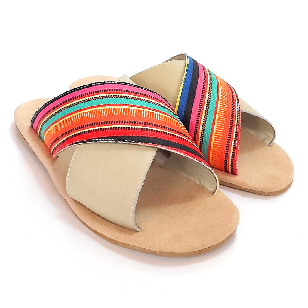 Sandalias Planas Cruzadas Cuero y Rafia Quica Charata