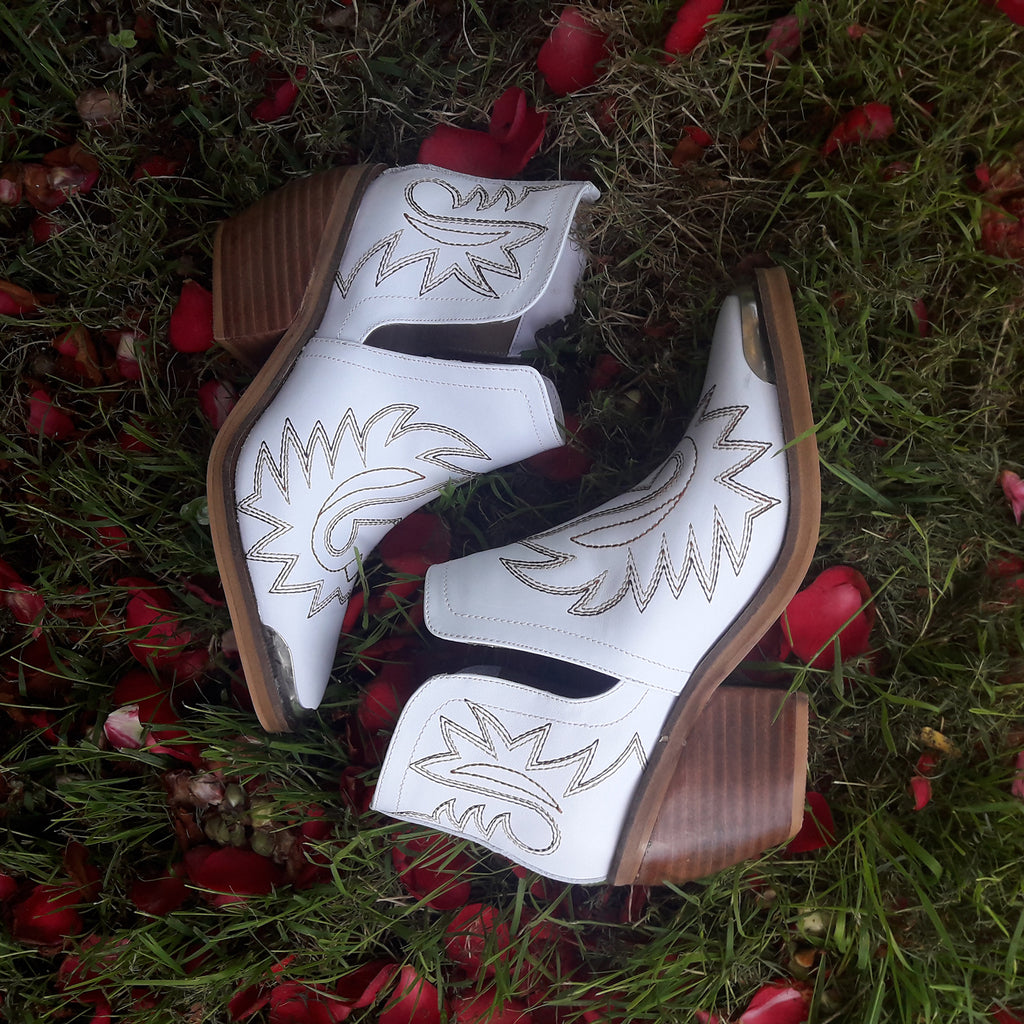 Charros Botas Texanas Mujer Cortas Cuero Bordado Quica Alas